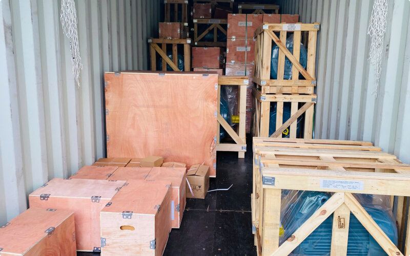 Hàng hóa được nhập về tại kho