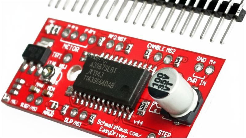 Cảm biến khoảng cách giúp động cơ bước vận hành chính xác
