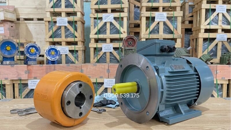 Thao tác bôi mỡ khớp nối và kiểm tra ngoại quan đệm giảm chấn định kỳ