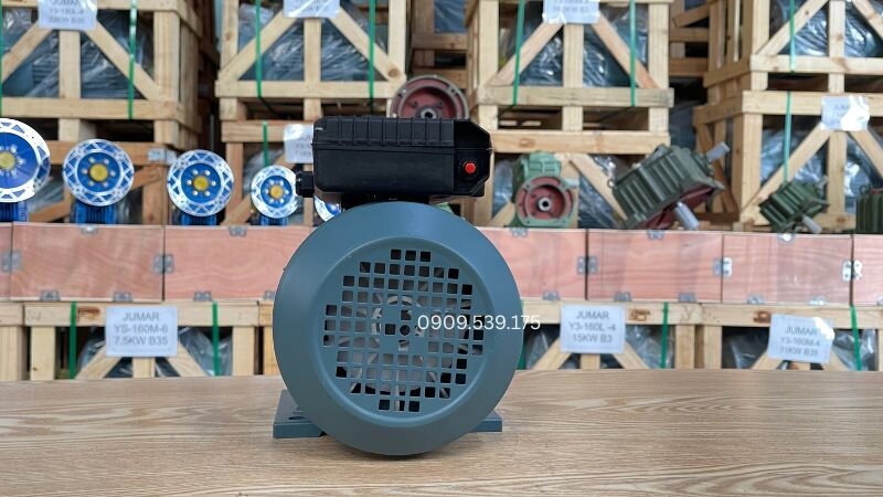 Tiếp điểm ly tâm bị kẹt dính khiến tụ ngâm điện liên tục vượt quá mức cho phép.
