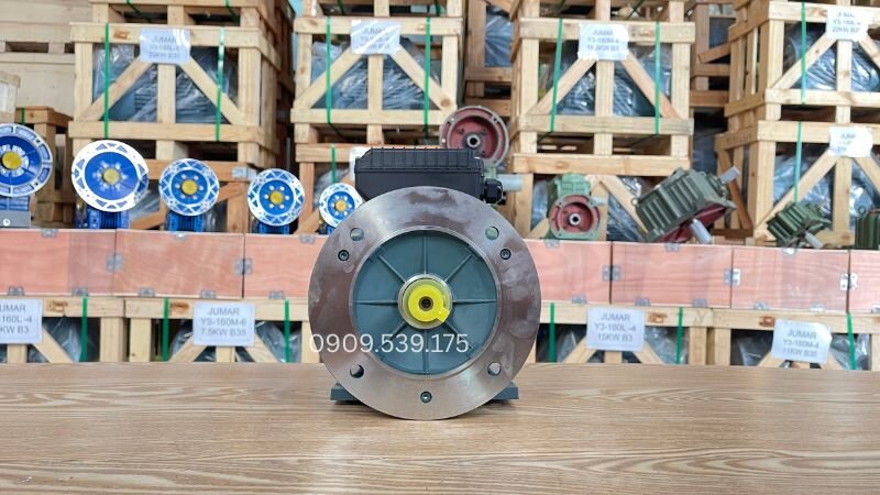 Bật/tắt nguồn liên tục khiến tụ điện không kịp xả điện và tản nhiệt.